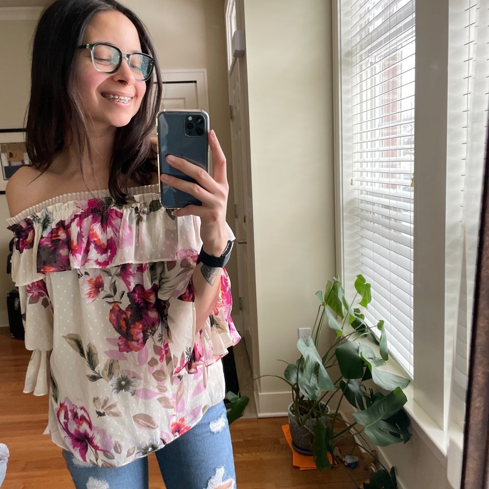 White House Black Market off the shoulder top - Picture 4 of 5